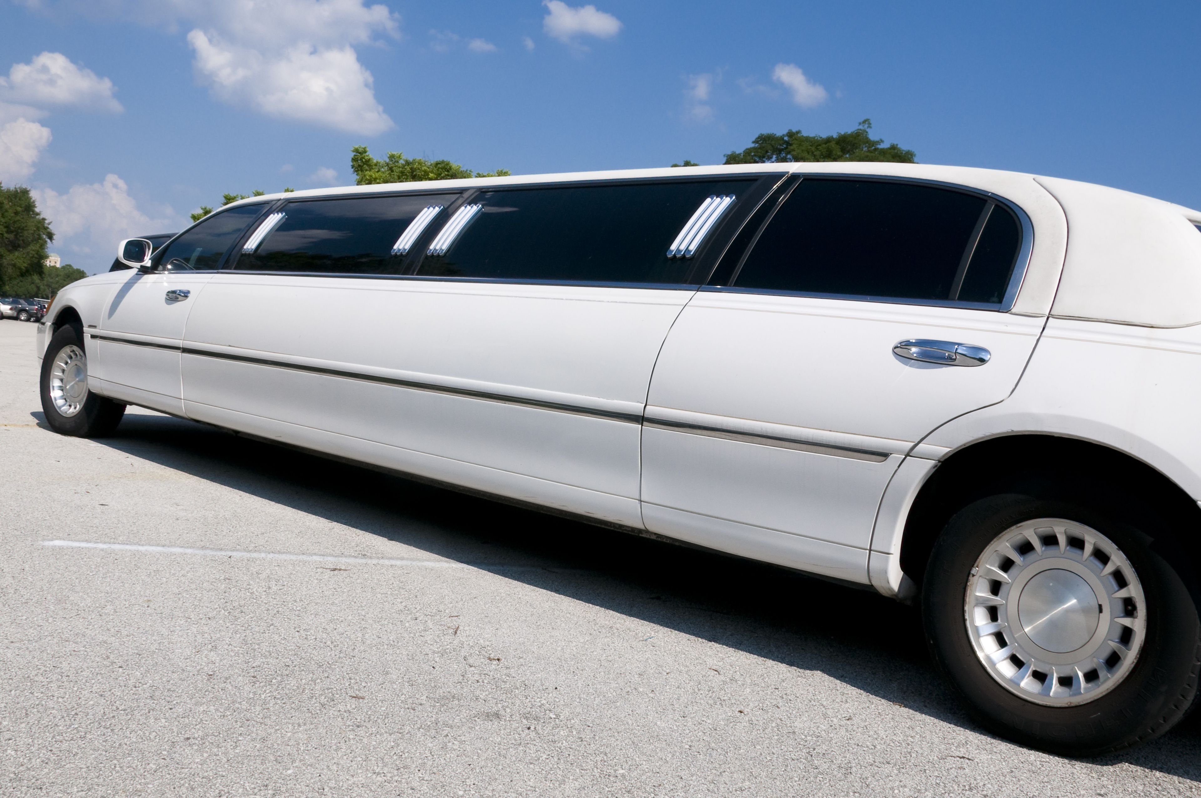 How a Professional Car Service in Waltham, MA, Makes Travel Safer and More Convenient