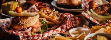 Why Families Love Fast-Food Chicken Restaurants in Houston, TX for Budget-Friendly Meals