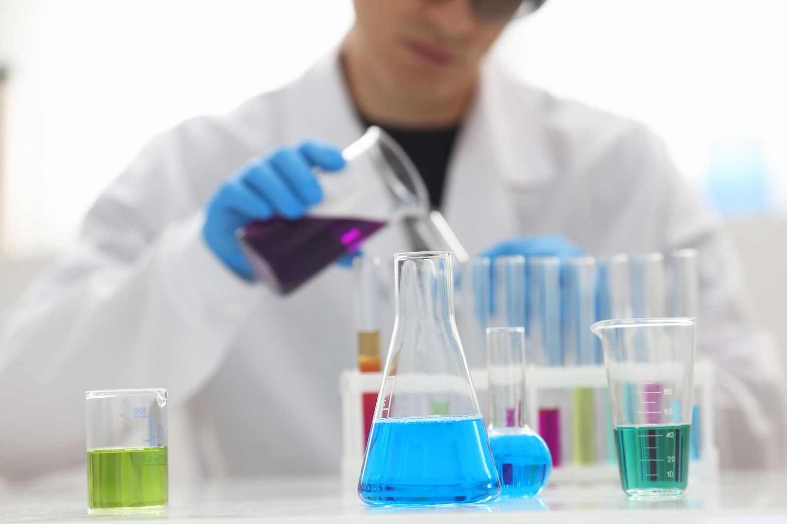 3 Benefits of Hiring a Chemical Distribution Company for Your Business