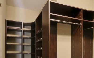 Transform your home organization with walk-in custom closets. Las Vegas homeowners love